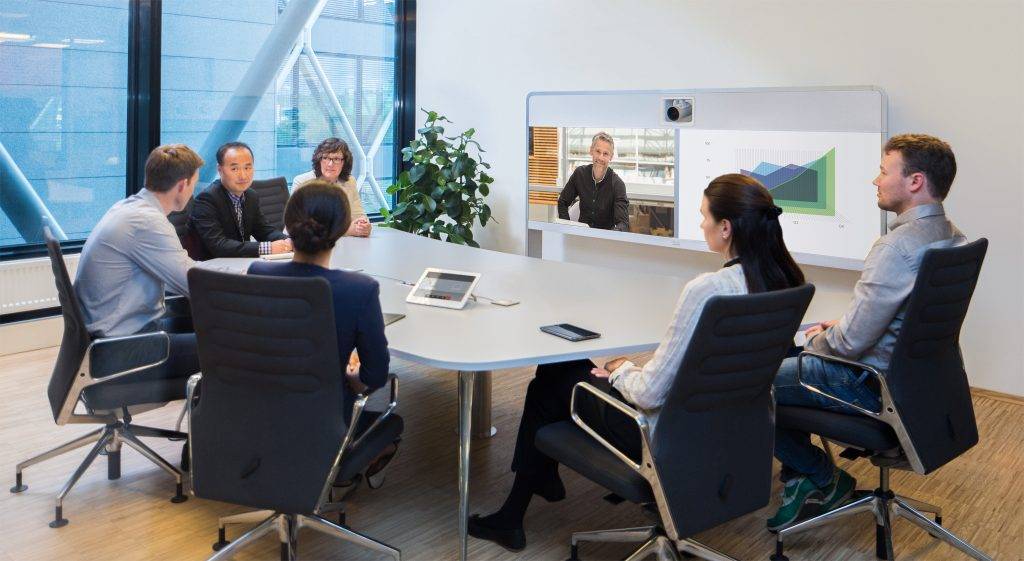 Hybrides Arbeiten Zwischen Meetingraum und Home-Office - Cisco Webex Meetings In The Office